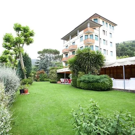 Hotel Ristorante Grappolo D'oro 3*